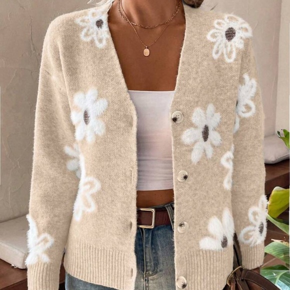 New V-neck floral print button-down cardigan sweater - Picture 3 of 5